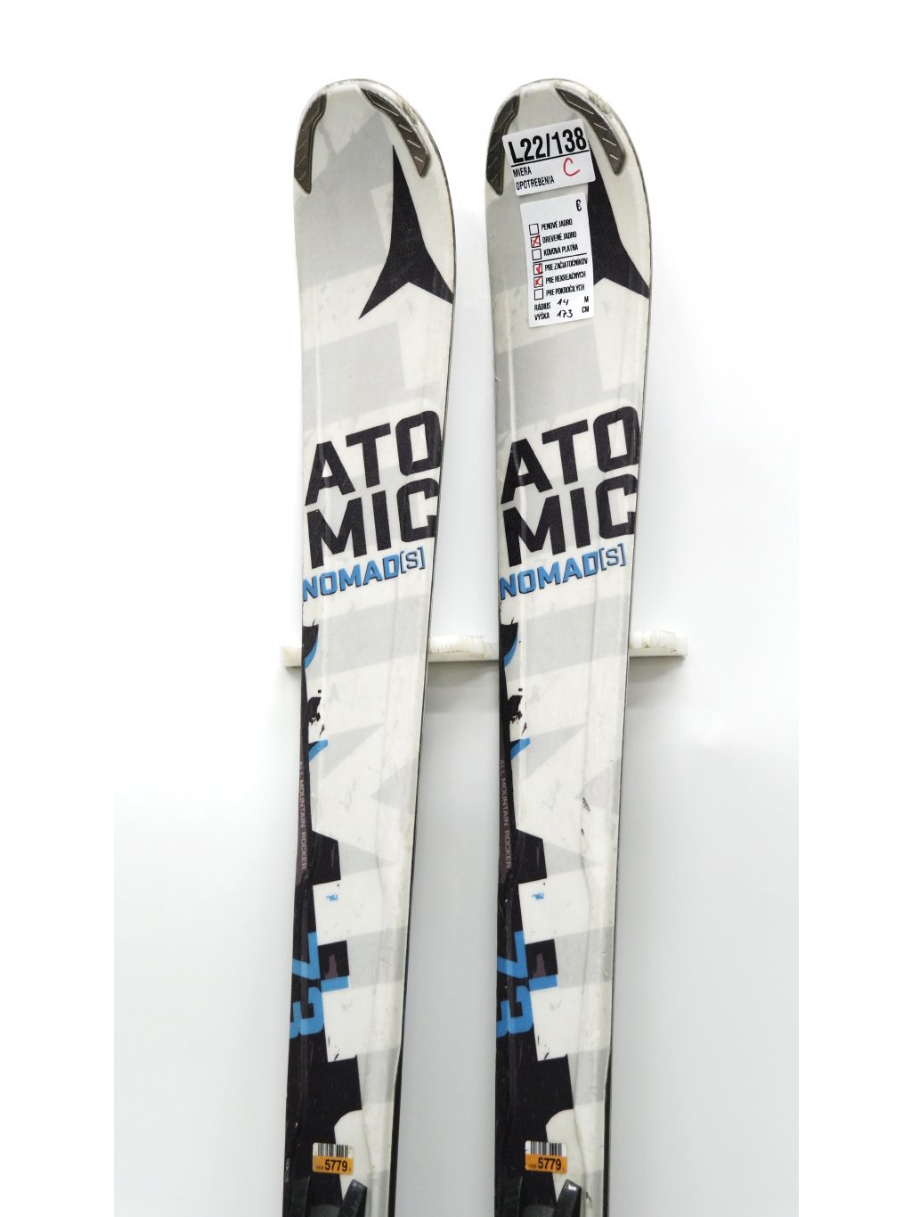 アトミック　スキー板　157センチ スキー板ATOMIC 157cm