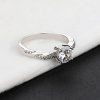 Dámsky strieborný prsteň AVERY 5