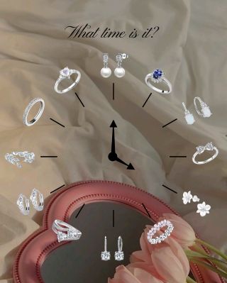 Koľko je hodín? Podľa nás je práve čas na šperky! 💍✨ Ktoré by ste si vybrali vy? Náušnice alebo prsteň? 👇 Link v BIO...