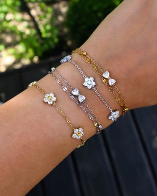 Keď je každý náramok krásny, vybrať si len jeden je takmer nemožné. 🎀🌸 Ktorý je váš favorit? Link v BIO #šperky #mabell
