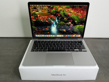 MacBook Air 13'' 2020 / M1 / 8GB / 256GB SSD / Silver / Kompletní balení