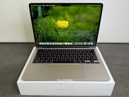 MacBook Air 13'' 2022 / M2 / 8GB / 256GB SSD / Starlight - Kompletní balení