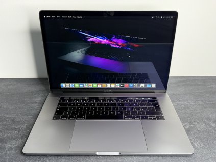 MacBook Pro 15'' 2018 / i7 / 16GB / 256GB SSD / Space Gray - DPH