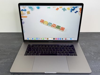 MacBook Pro 15'' 2017 / i7 / 16GB / 512GB SSD / Space Gray - DPH