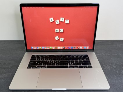 MacBook Pro 15'' 2017 / i7 / 16GB / 512GB SSD / Silver - DPH
