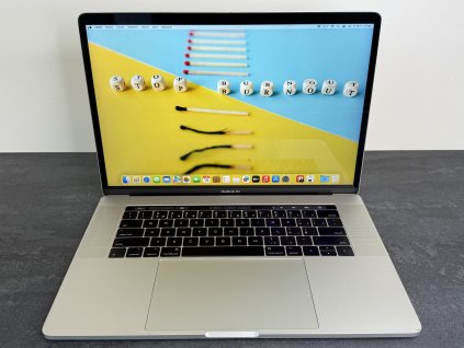 MacBook Pro 15'' 2017 / i7 / 16GB / 512GB SSD / Silver - DPH