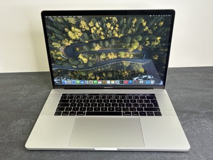 MacBook Pro 15'' 2018 / i9 / 32GB / 512GB SSD / Silver - DPH