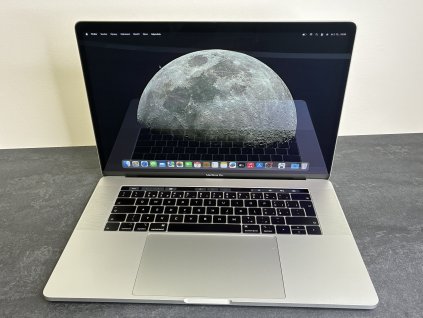MacBook Pro 15'' 2018 / i9 / 32GB / 512GB SSD / Silver - DPH