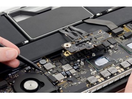 Oprava základní desky