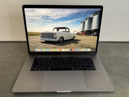 Macbook Pro 15" 2019 16GB RAM / 500GB SSD