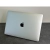 MacBook Pro 13'' 2017 / i7 / 16GB / 1TB SSD / Silver / Flek na LCD / Nová baterie