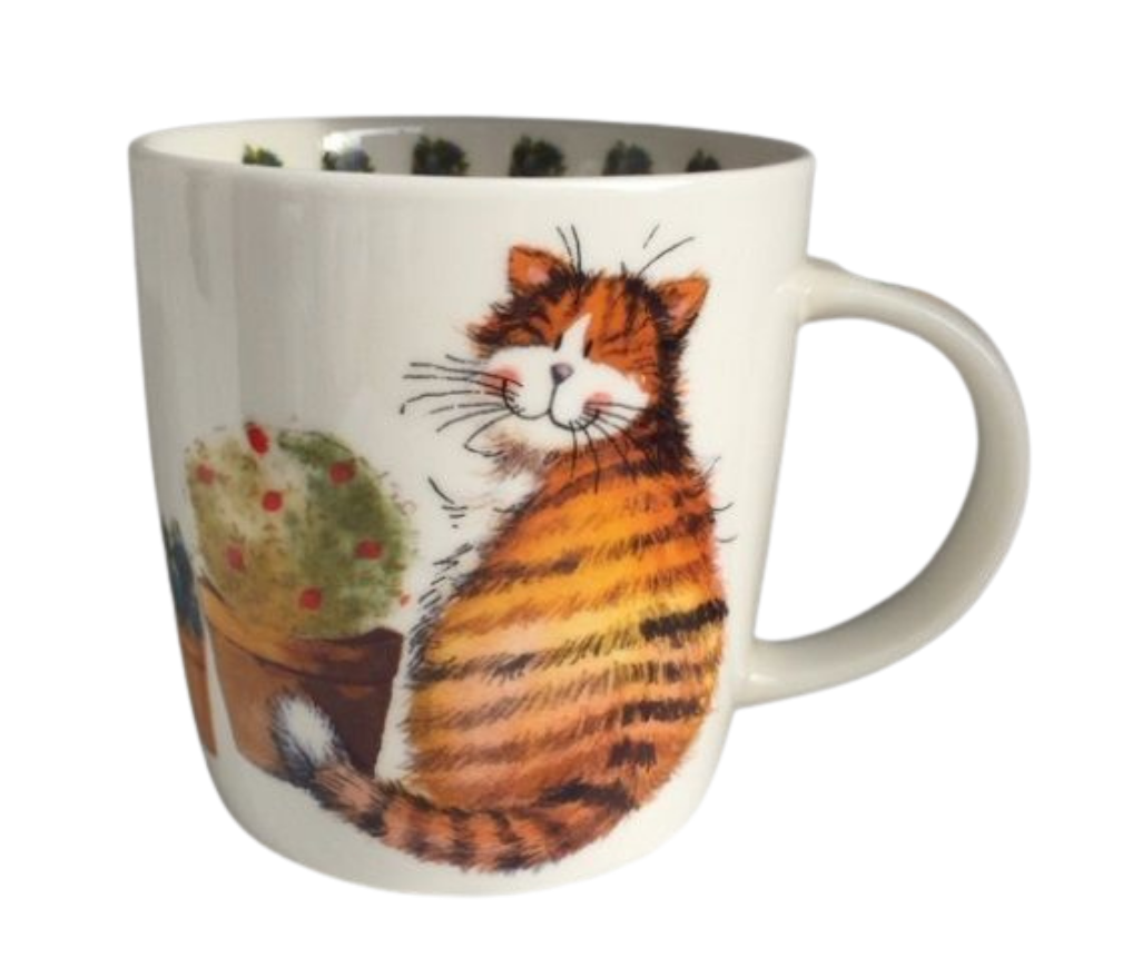 Porcelánový hrnček s ryšavou mačkou