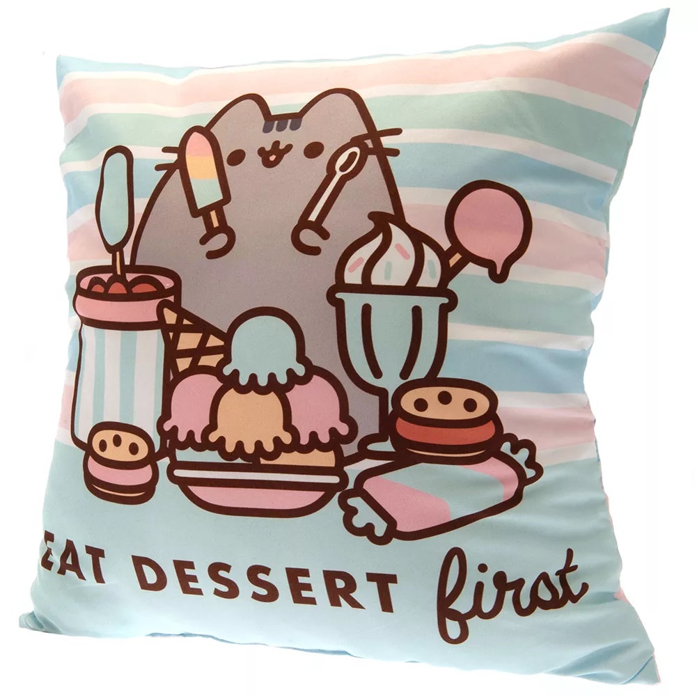 Vankúš s mačkou Pusheen a sladkosťami