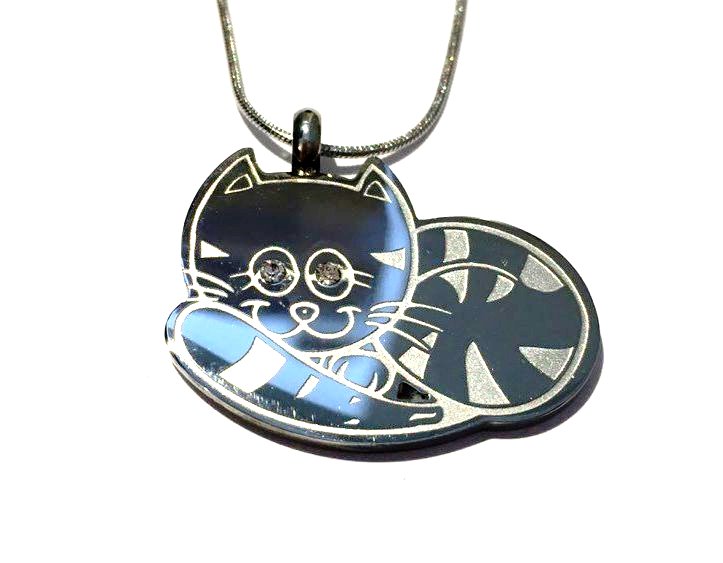 Prívesok s pruhovanou mačkou - chirurgická oceľ a kryštály