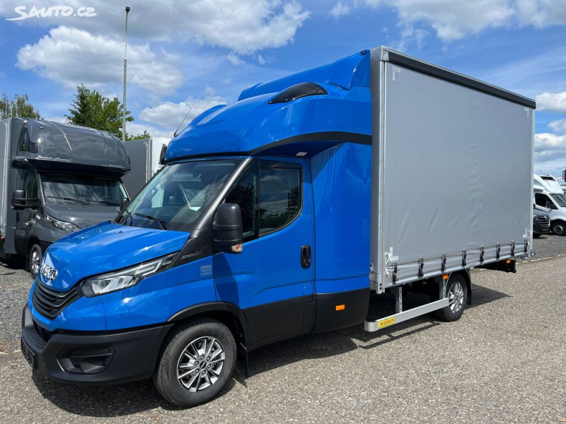 Iveco Daily – valník s plachtou 8 paletová