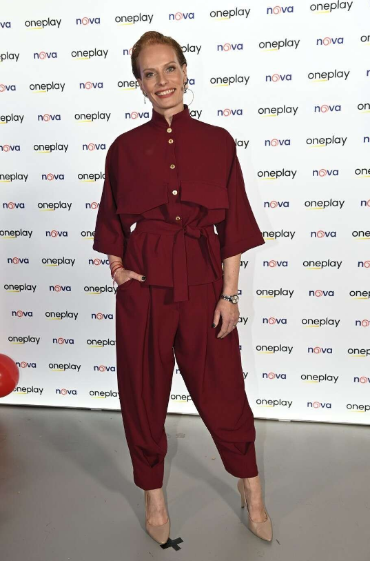 Kristina Kloubková září v našem kostýmku na TV Nova OnePlay – media Blesk pro ženy a Lifee.cz ji vyzdvihla