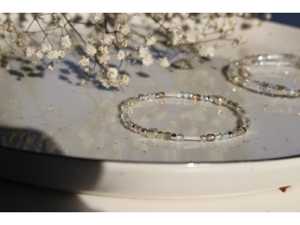 Broušený náramek Frozen Sparkle Limitovaná edice, ručně vyráběný šperk z českých broušených korálků