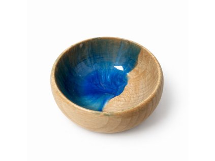 Drevená miska s epoxidom