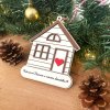 Personalizovaná vianočná ozdôbka - drevený domček