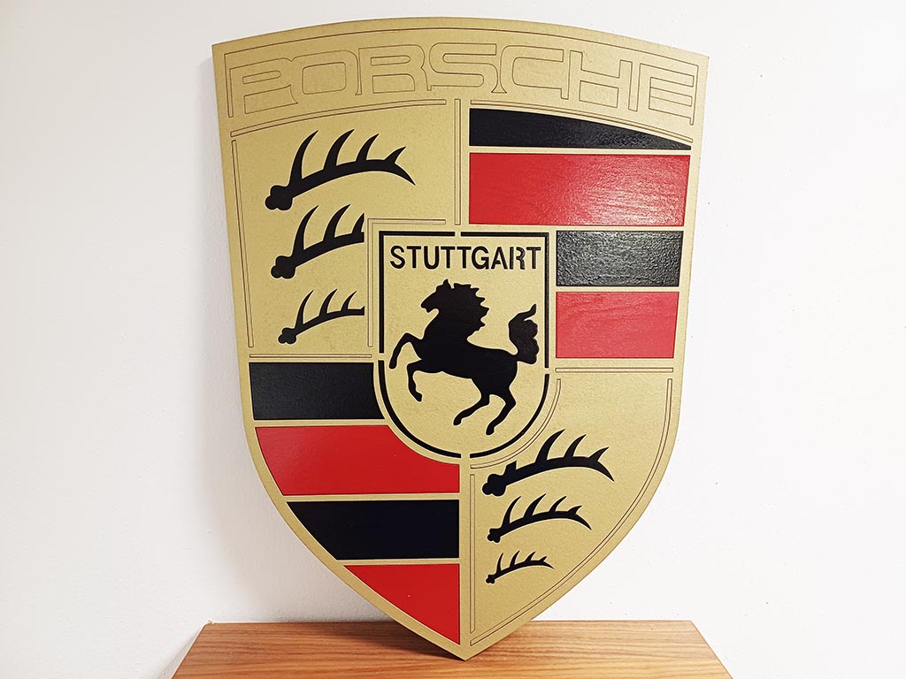 Co znamená a jak vzniklo logo osobních aut značky Porsche?