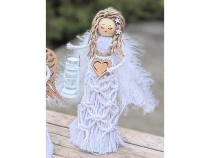 Stojící andělka, macramé anděl, přírodní dekorace, křídla peří