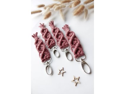Macramé klíčenka - starorůžová