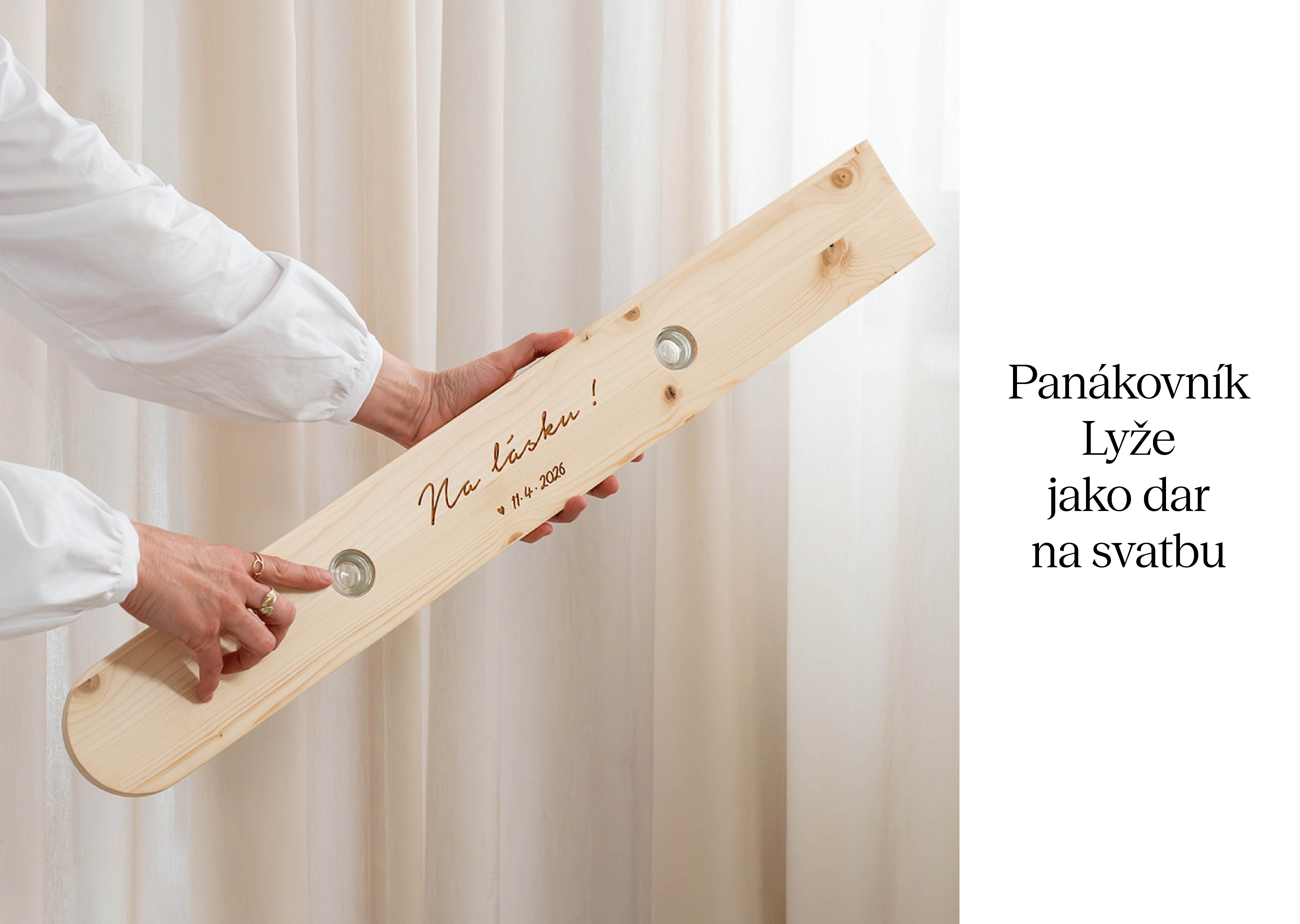 Dřevěný panákovník lyže