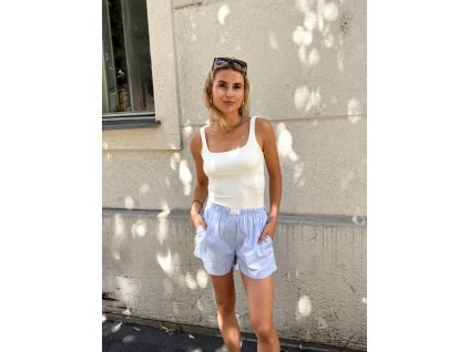 basic top Kaia