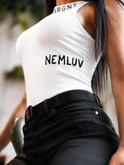 Bílé body nemluv