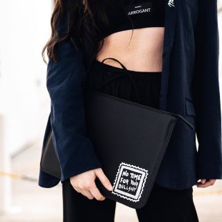 Stylovka do kanclu 👩🏻‍💻💼 ☑️ Na dokumenty ☑️ Na tablet ☑️ Na noťas ☑️ Nebo prostě jako větší psaníčko...