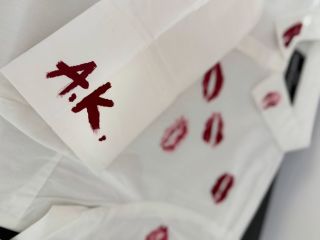 💋 Personalizace košile KISS 🤩☑️♥️ Vaše přání na úpravu stačí napsat do poznámky k objednávce a my to zařídíme. ❤️‍🔥