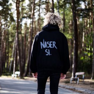 Taková decentní mikča na podzim 🫢😎👇🏼 https://www.madebyarrogant.cz/naser-si-x-argnt/naser-si-hoodie-guy/ S kódem...