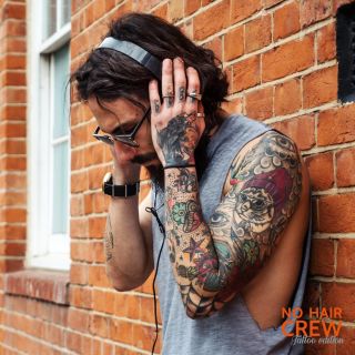 Nechajte vyniknúť vaše tetovanie! Použite NO HAIR CREW depilacny krém ktorí depiluje a zároveň hydratuje vašu pokožku! Je...