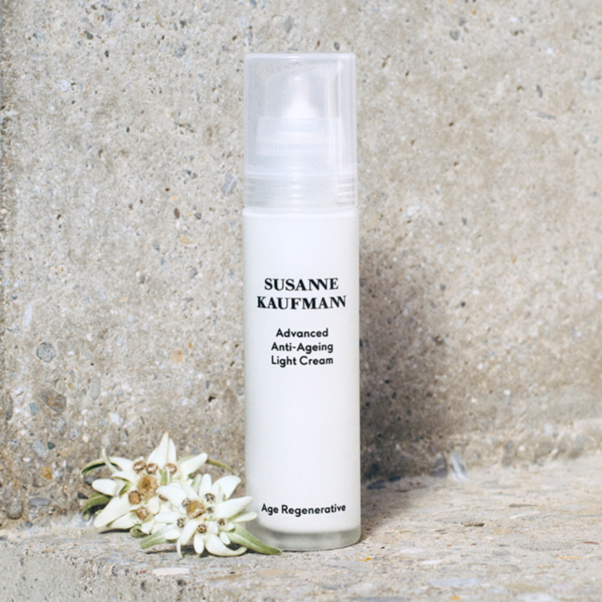 Susanne Kaufmann Advanced Anti-Ageing Light Cream: Lehký krém proti vráskám s peptidy a ektoinem