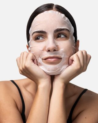 Kultovní Hyaluronové pleťové sérum od Pestle & Mortar v Hydratační plátýnkové masce s kolagenem a ceramidy 💧intenzivní...