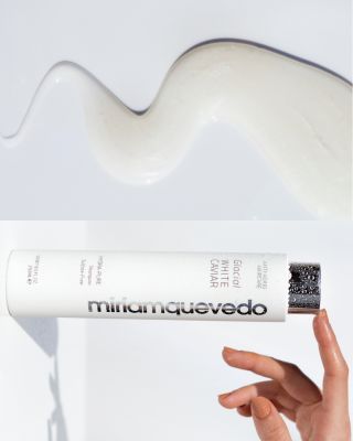 Chladné počasí + topení způsobují, že pokožka hlavy je napjatá a vlasy extrémně suché. ❄️ Nízká vlhkost vzduchu urychluje...