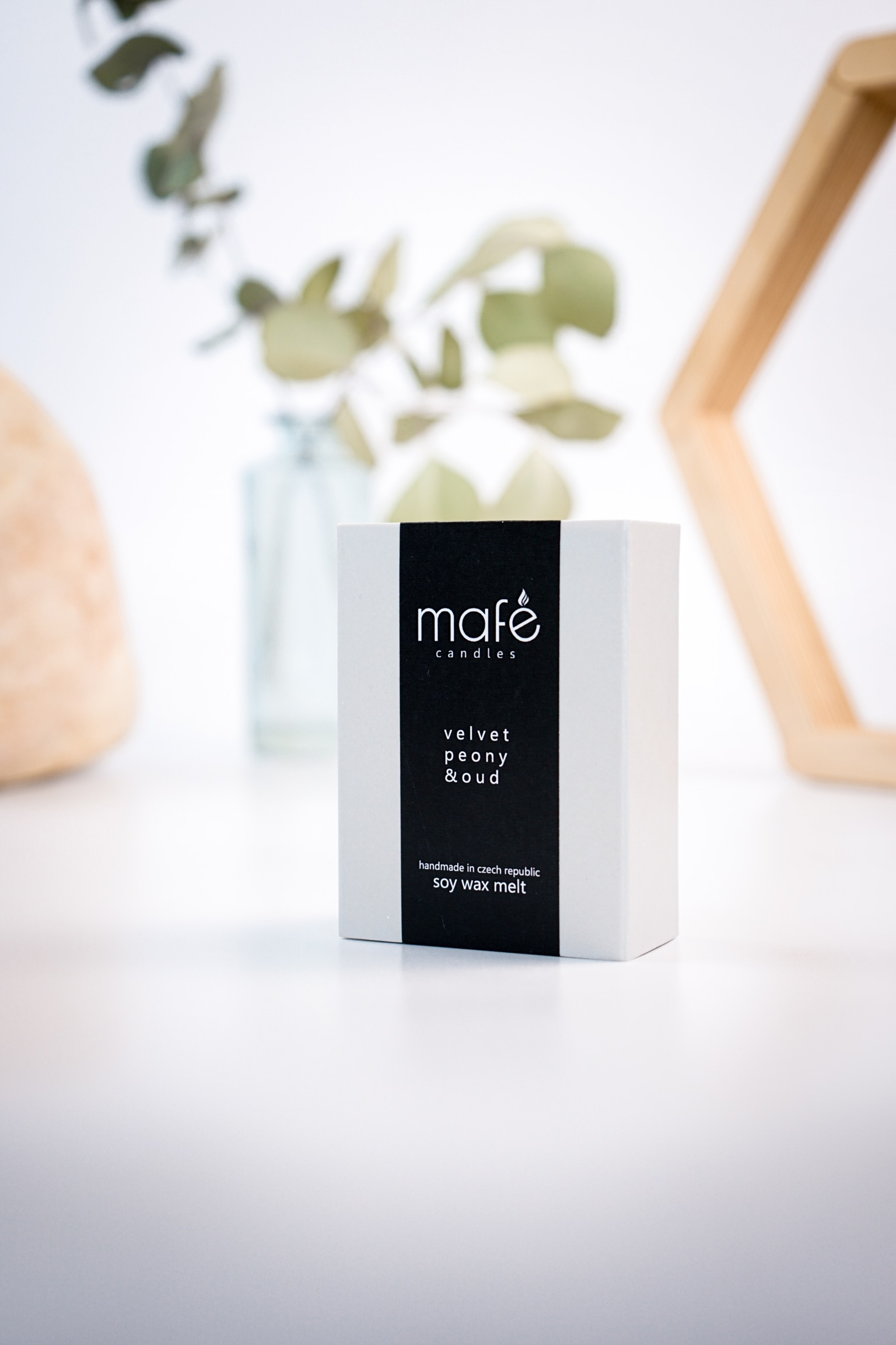 Mafe candles Pivoňka & staré dřevo | vonný vosk