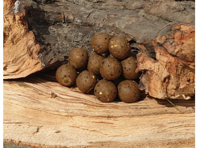 Boilies MF1 Oliheň 900g