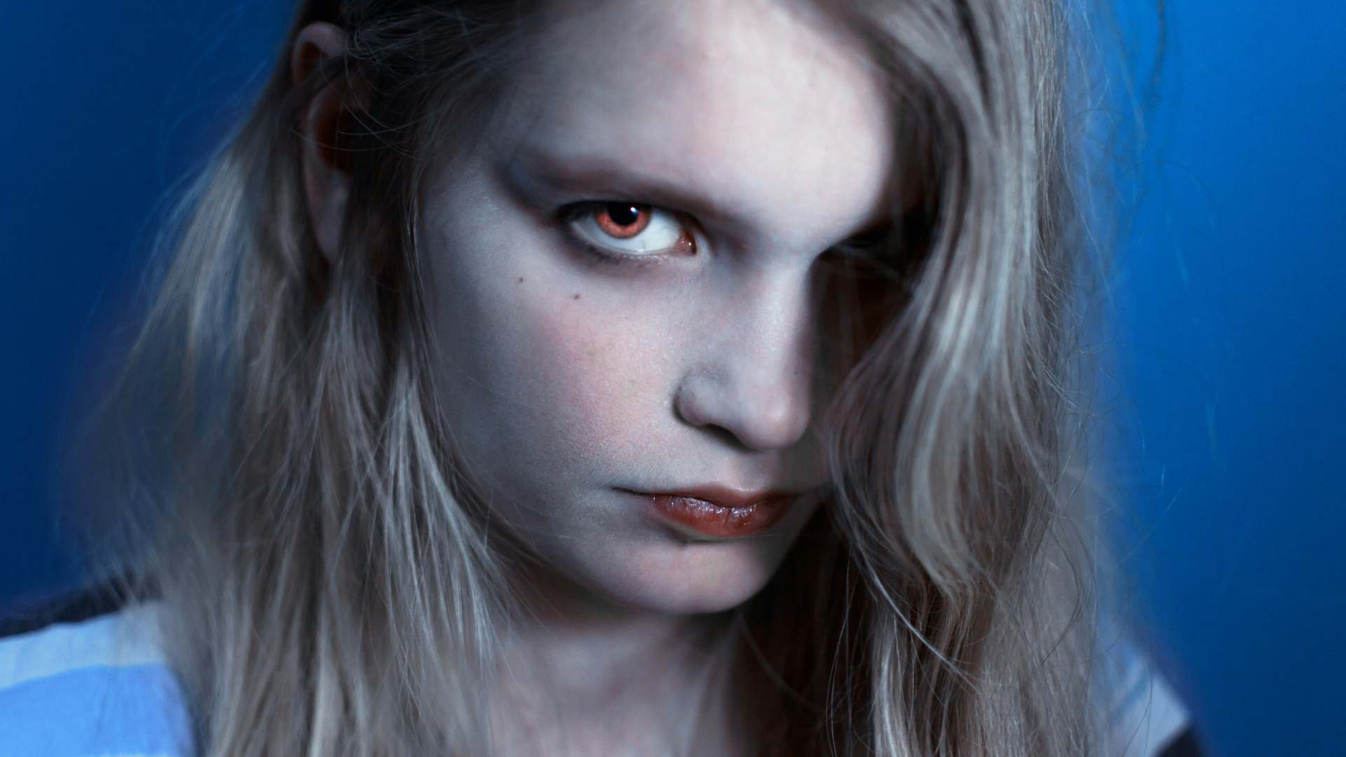Ako sa chrániť pred energetickými upírmi (nielen) v práci: Sprievodca pre vyčerpané ženy