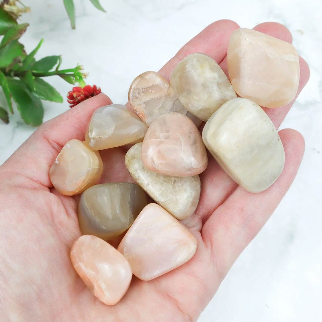 Pozitívne účinky mesačného kameňa: Ktoré stoja za pozornosť?