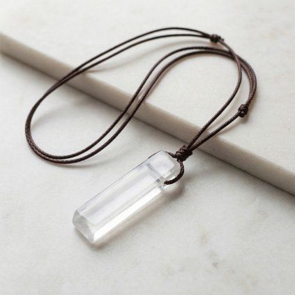 kristalovy nahrdelnik