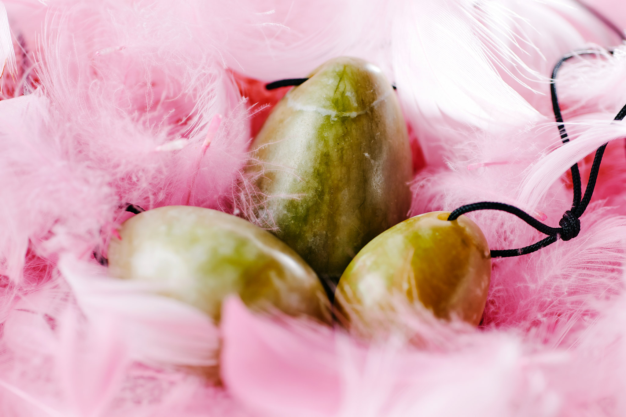 Yoni kamenná vajíčka vyrobená z různých kamenů