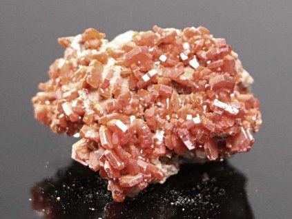 Vanadinit sbírkový minerál 20 - 30 g  Maroko #738