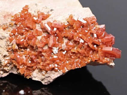 Vanadinit sbírkový minerál 30 - 40 g  Maroko #739