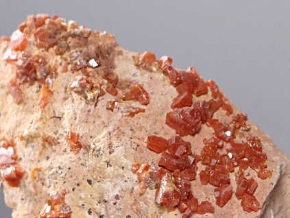 Vanadynit minerał kolekcjonerski 50 - 60 g  Maroko #VD07