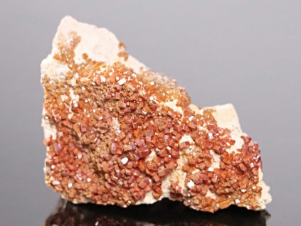 Vanadinit sbírkový minerál 60 - 70 g  Maroko #742