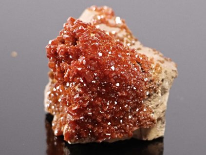 Vanadinit sbírkový minerál 90 - 100 g  Maroko #732