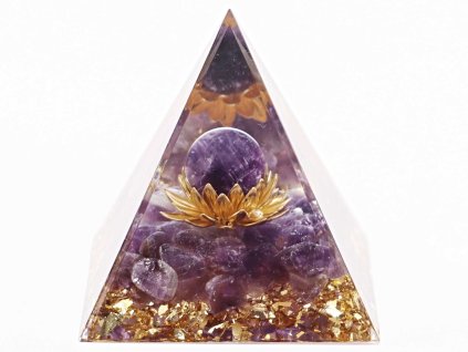 Orgonit pyramida 5x5 cm Ametyst kulička v květu zlaté barvy #OR123