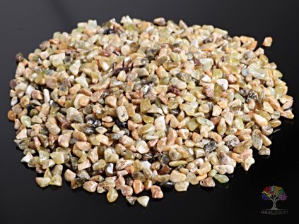 Tromlované kamínky Granát zelený XS velikost 8 - 15 mm - Afrika #73