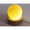 Kula kalcytu 55 mm 239 g naturalny kamień + drewniana podstawa z diodą LED #379
